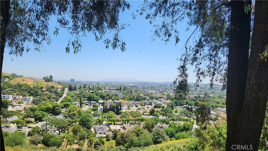 Los Angeles, CA 90042,4080 Via Marisol #129
