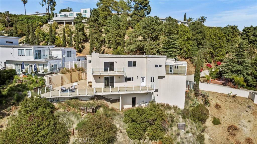Los Angeles, CA 90046,2377 Mount Olympus DR