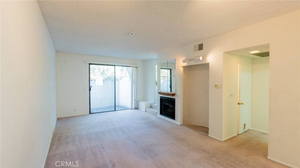 Van Nuys, CA 91405,7311 Kester AVE #11