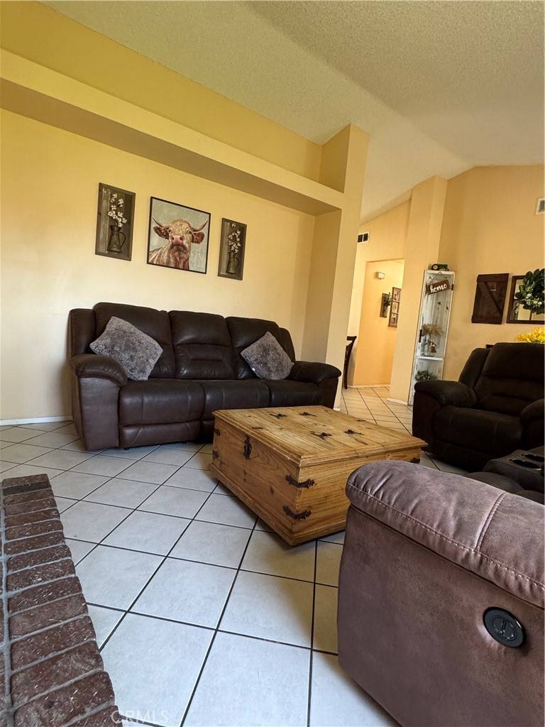Fontana, CA 92335,15762 Orchid AVE