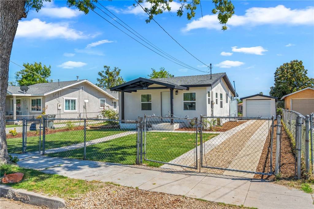 San Bernardino, CA 92411,957 W 14th ST
