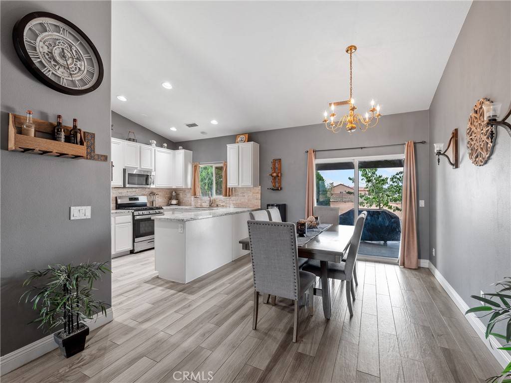22132 Esaws RD Apple Valley, CA 92307