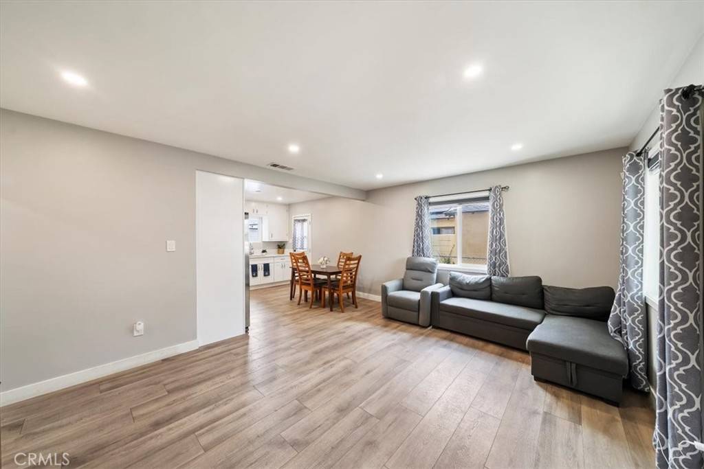 San Bernardino, CA 92404,2329 Roxbury DR