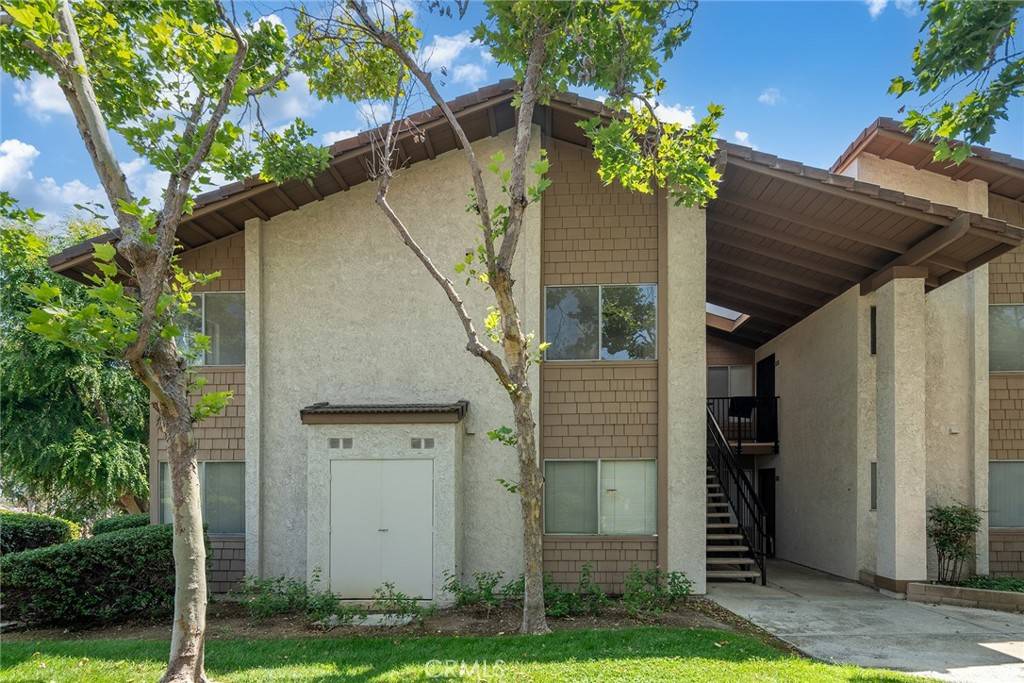 Diamond Bar, CA 91765,901 Golden Springs DR #D13