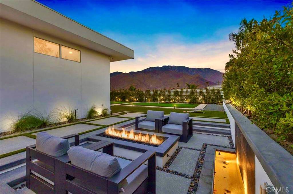 Palm Springs, CA 92262,2100 E Sahara RD