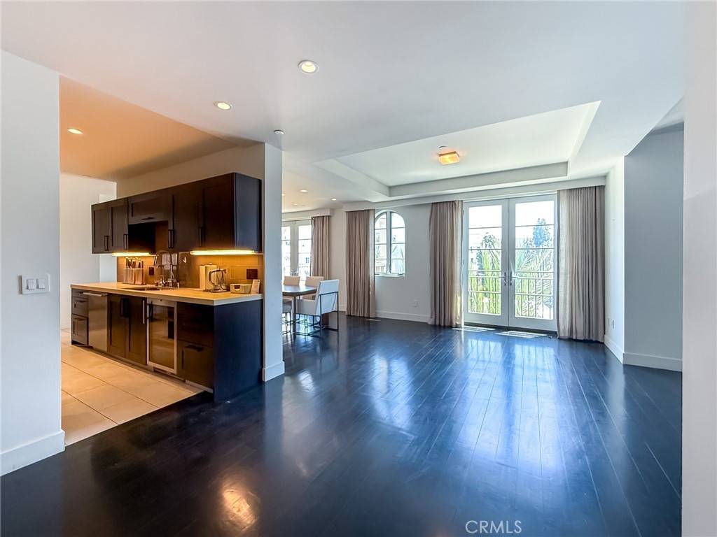 Beverly Hills, CA 90210,443 N Palm DR #502