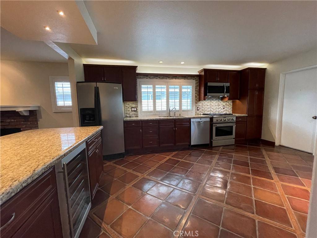 Huntington Beach, CA 92647,17761 Quintana LN