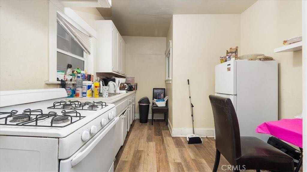 Long Beach, CA 90802,323 W 4th ST #201
