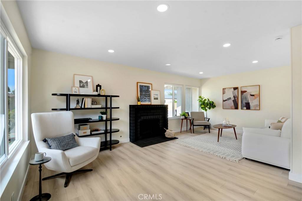 West Covina, CA 91792,1024 E Dore ST