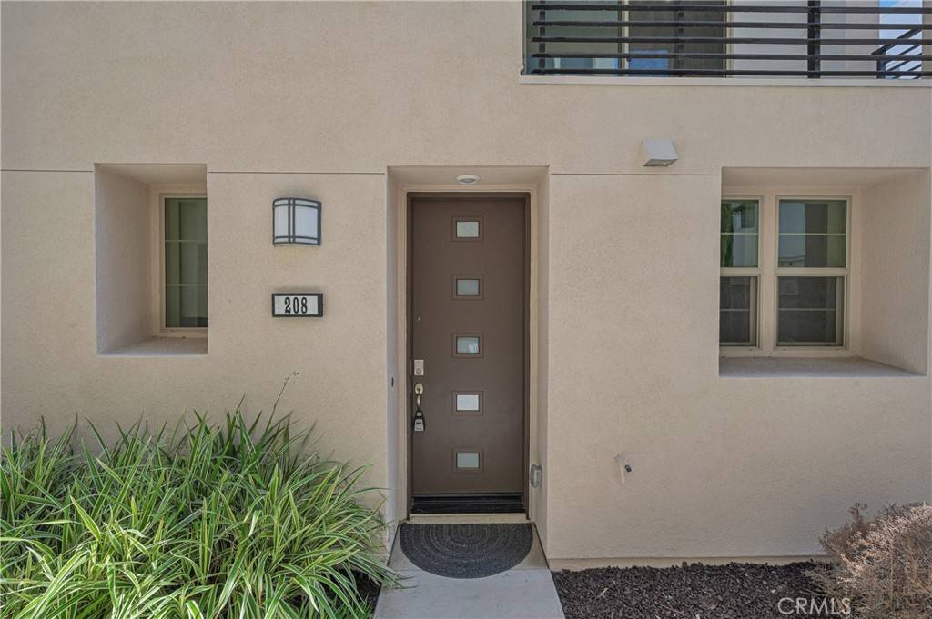 Irvine, CA 92618,208 Harringay