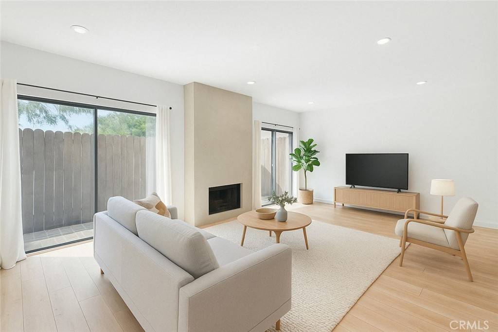 Santa Monica, CA 90404,3208 Colorado AVE #3