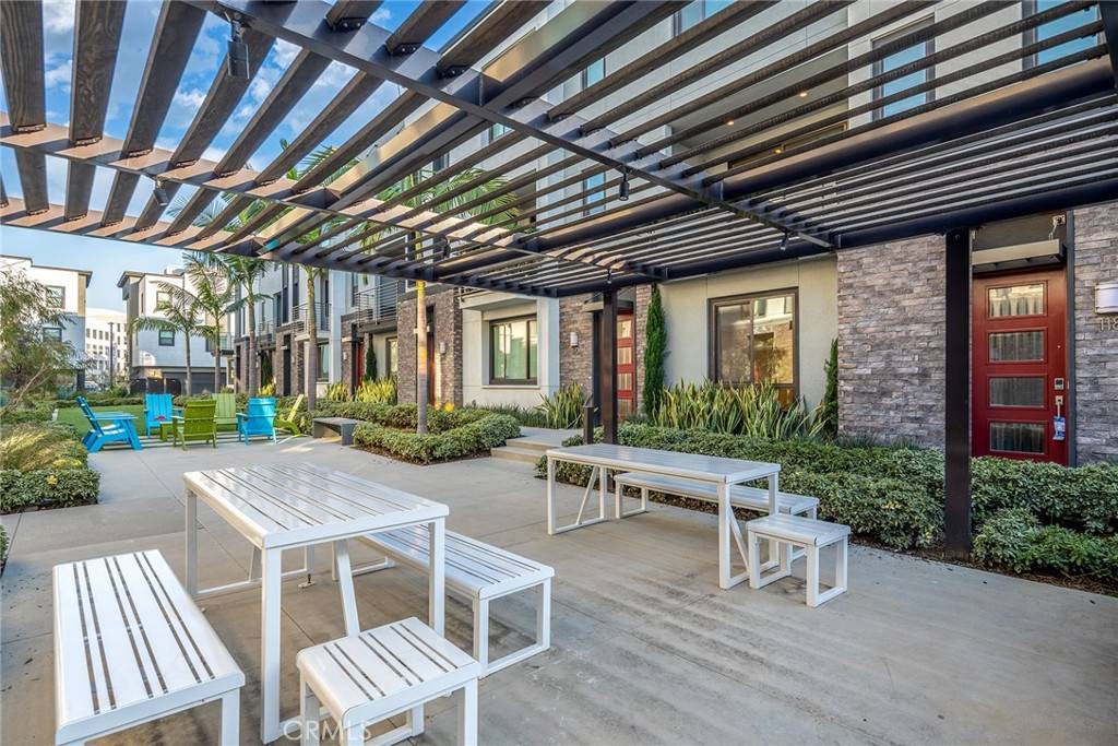 Irvine, CA 92614,120 Schick