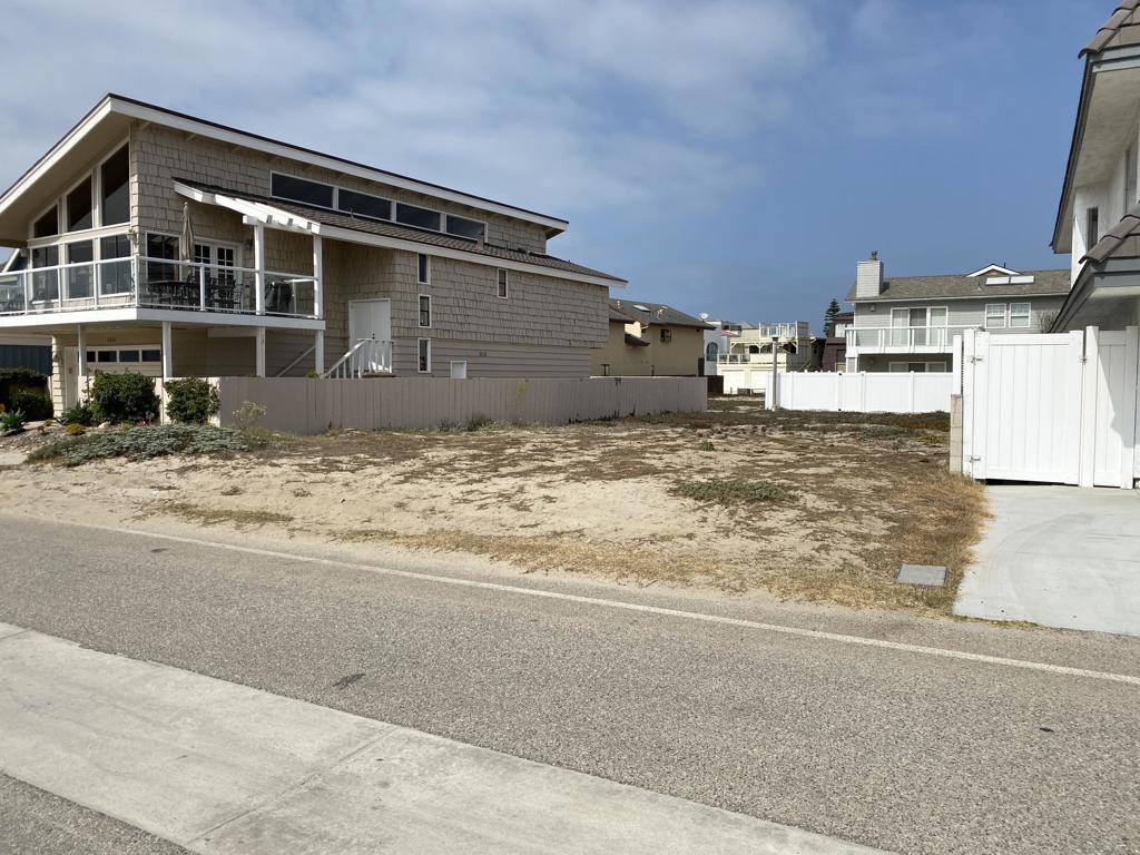 Oxnard, CA 93035,5239 Sealane Way