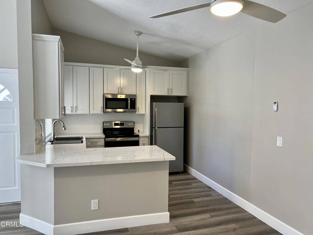 Thousand Oaks, CA 91362,2390 Pleasant WAY #F