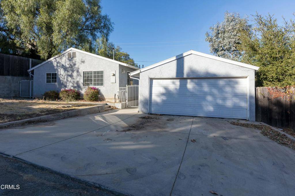 Simi Valley, CA 93063,6015 Peppertree LN