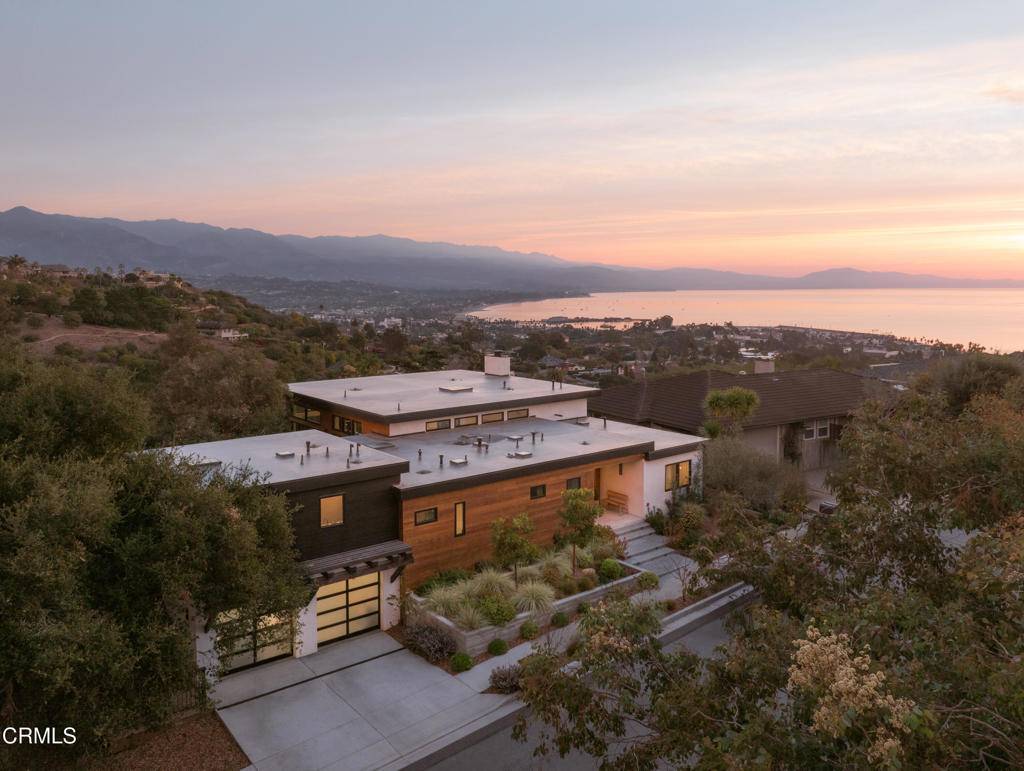 Santa Barbara, CA 93109,1103 Harbor Hills DR