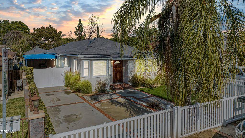Sherman Oaks, CA 91403,15233 Camarillo ST