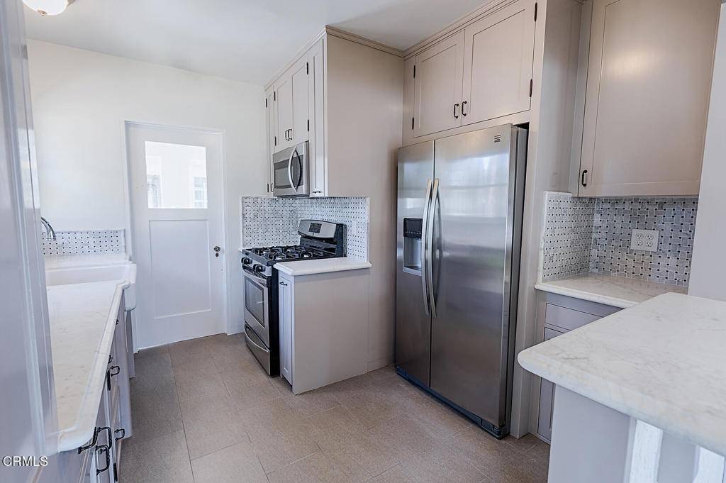 Oxnard, CA 93030,338 W Palm DR