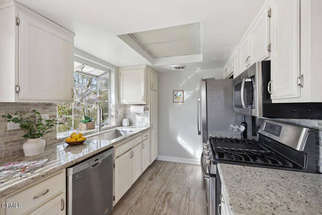 Calabasas, CA 91302,4201 Las Virgenes RD #212