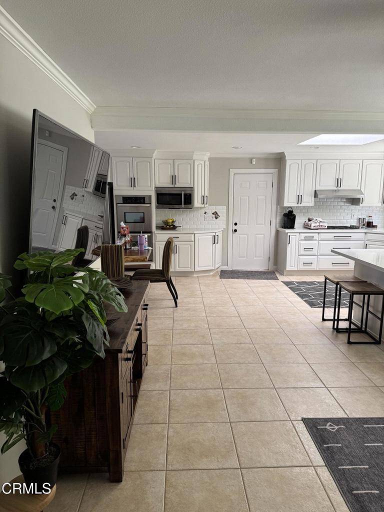 Camarillo, CA 93010,606 Deseo AVE