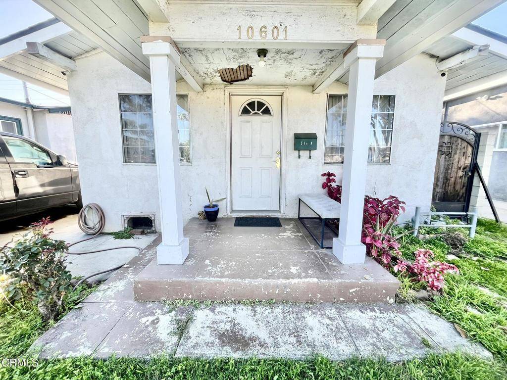 South Gate, CA 90280,10601 Virginia AVE
