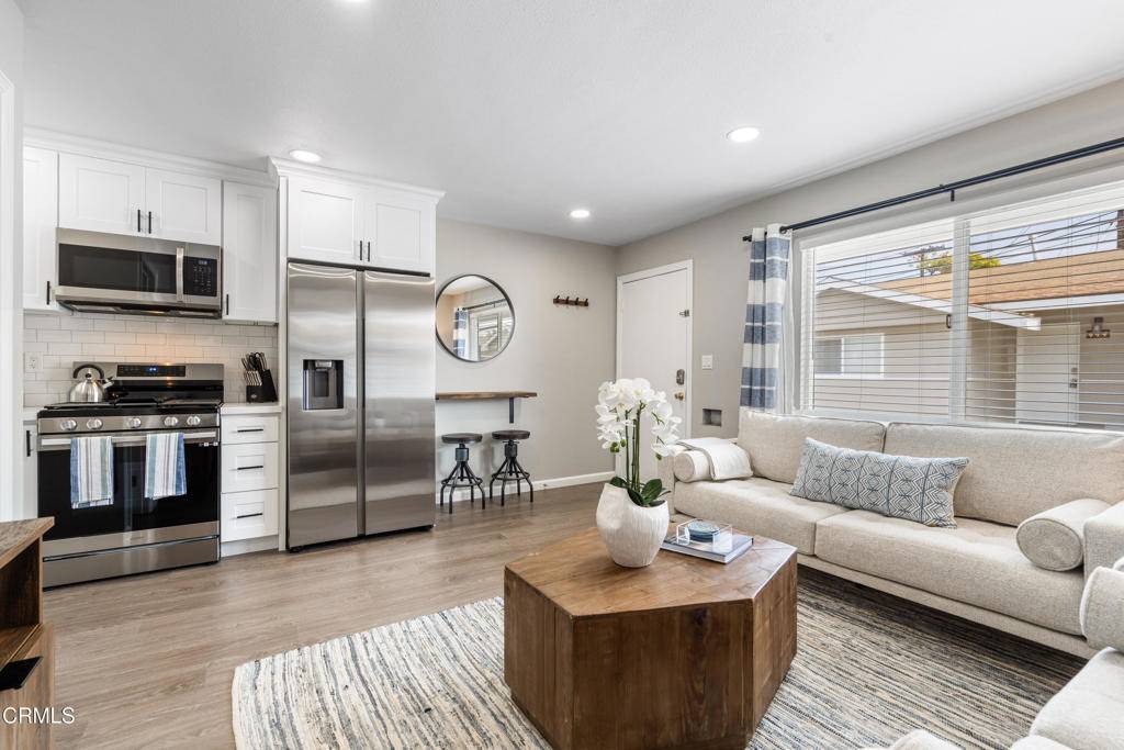 Port Hueneme, CA 93041,434 E Clara ST