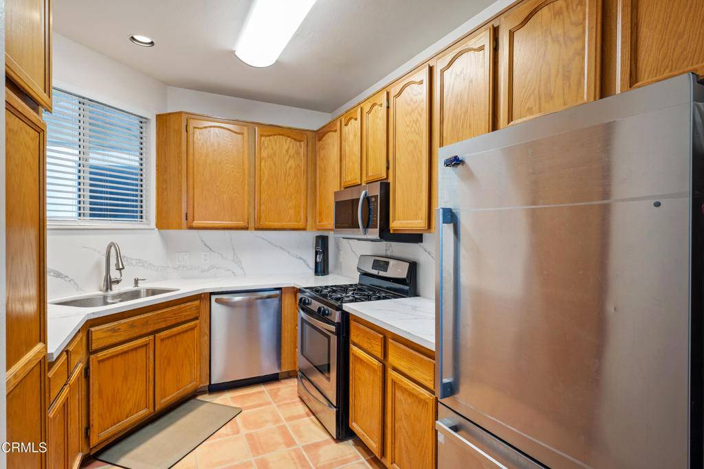 Camarillo, CA 93010,2913 Antonio DR #204