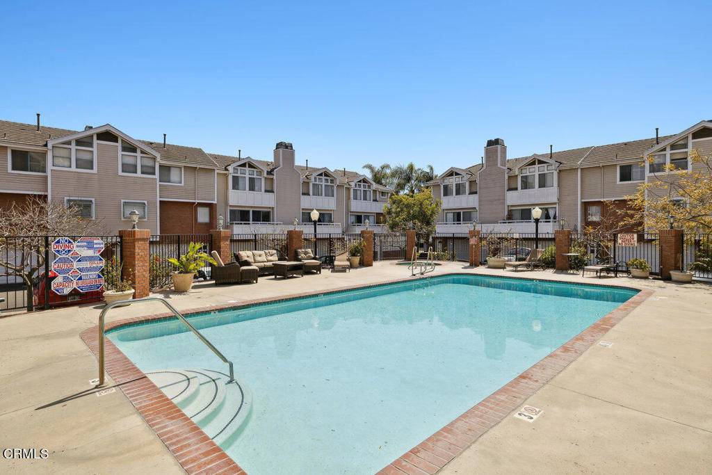 Oxnard, CA 93030,877 S B ST