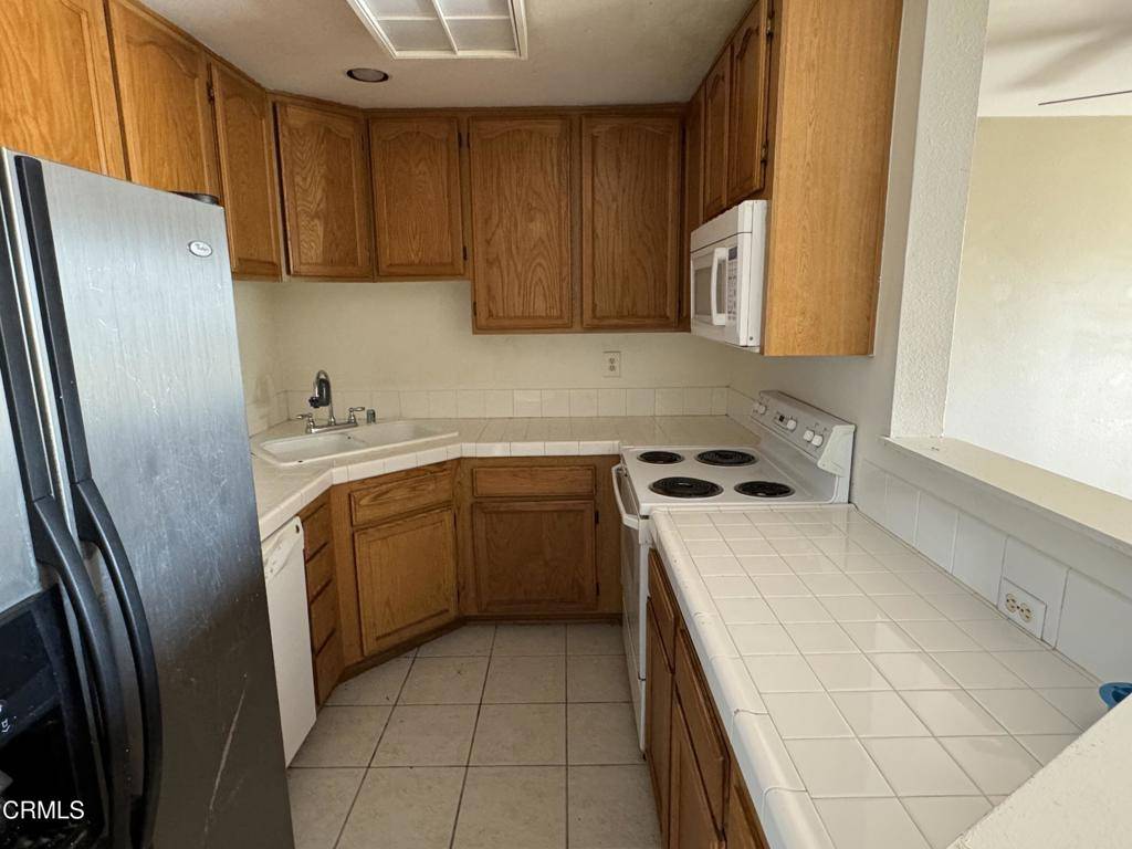 Camarillo, CA 93010,2713 Antonio DR #105