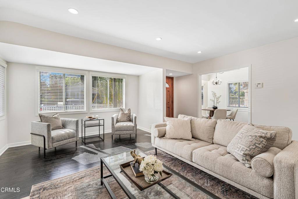 Sherman Oaks, CA 91403,15233 Camarillo ST