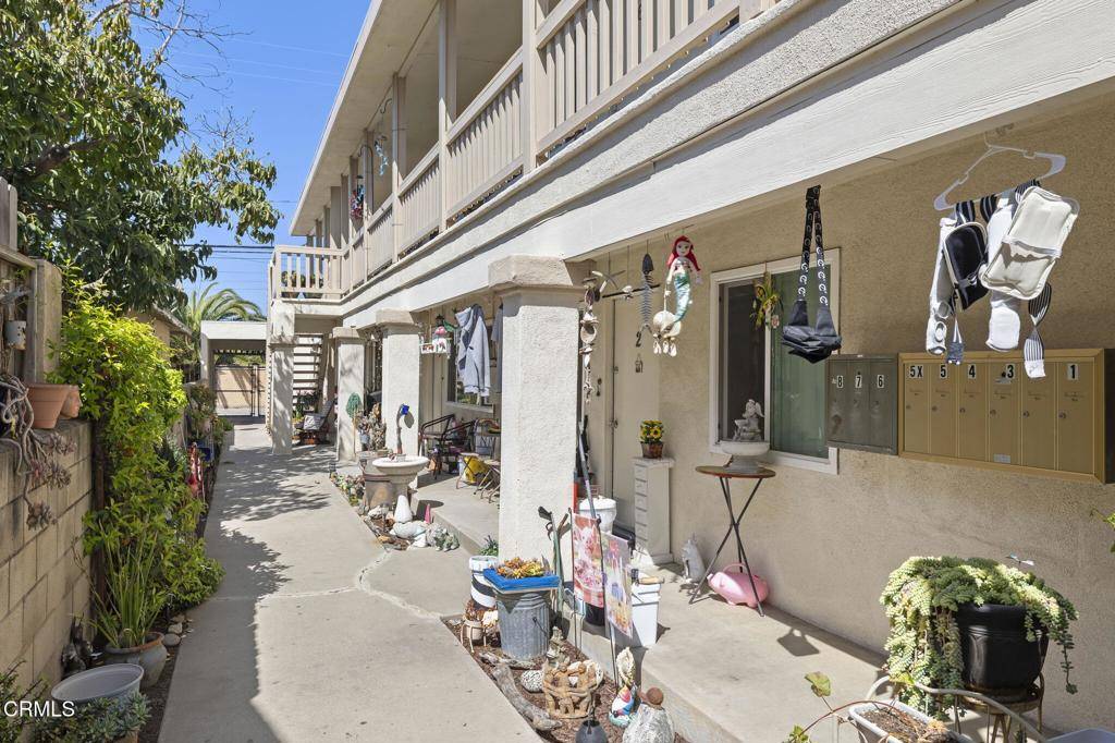 Oxnard, CA 93030,611 S E ST