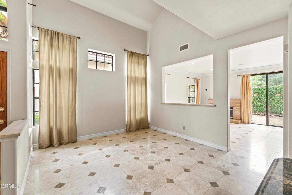 Oak Park, CA 91377,471 Lorenzo DR