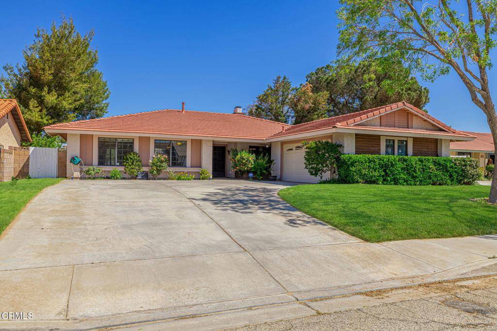 Lancaster, CA 93536,3853 Avenue K6