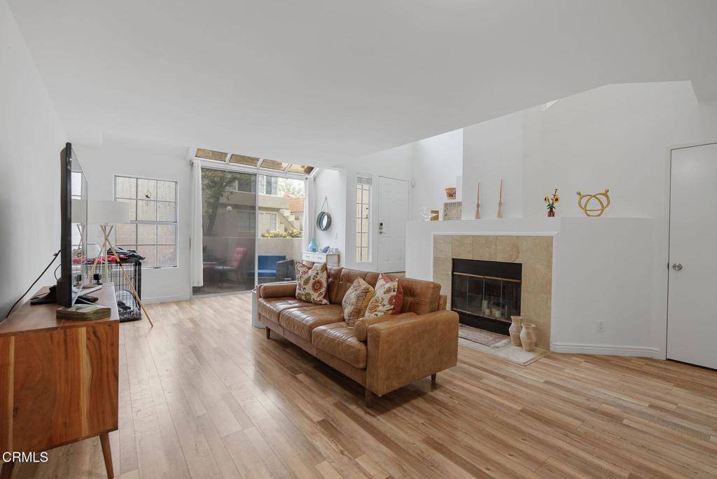 Agoura Hills, CA 91301,4240 Lost Hills RD #1702
