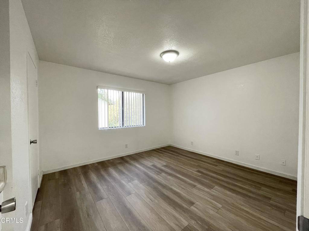 Oxnard, CA 93033,553 W Pleasant Valley RD #B-4