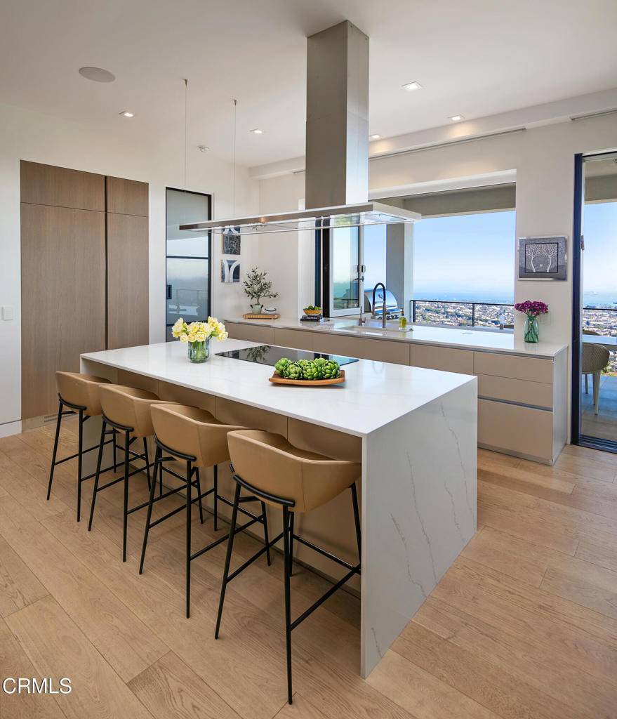 Santa Barbara, CA 93103,945 Arbolado RD