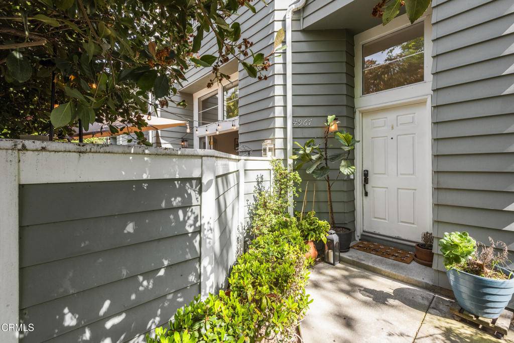 Ventura, CA 93003,4967 Dekoven St. ST