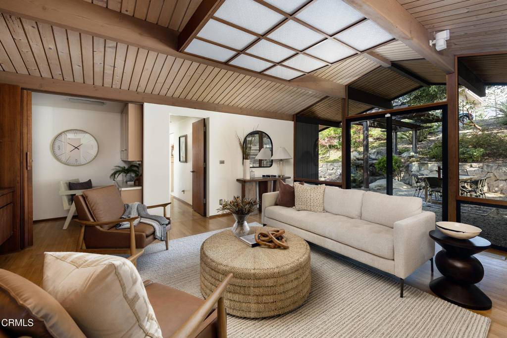 Santa Barbara, CA 93110,979 Debra DR