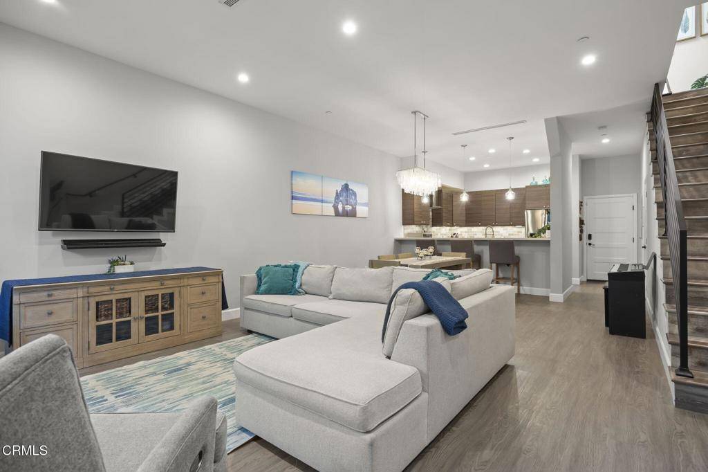 Thousand Oaks, CA 91362,3236 Royal Oaks DR #5