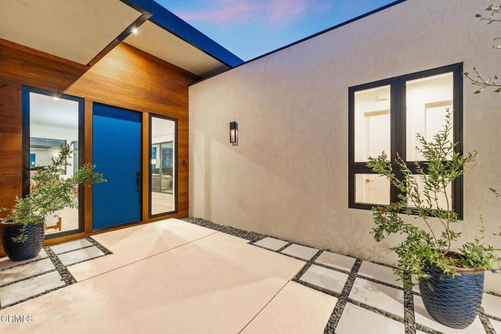 Ventura, CA 93003,887 Via Ondulando