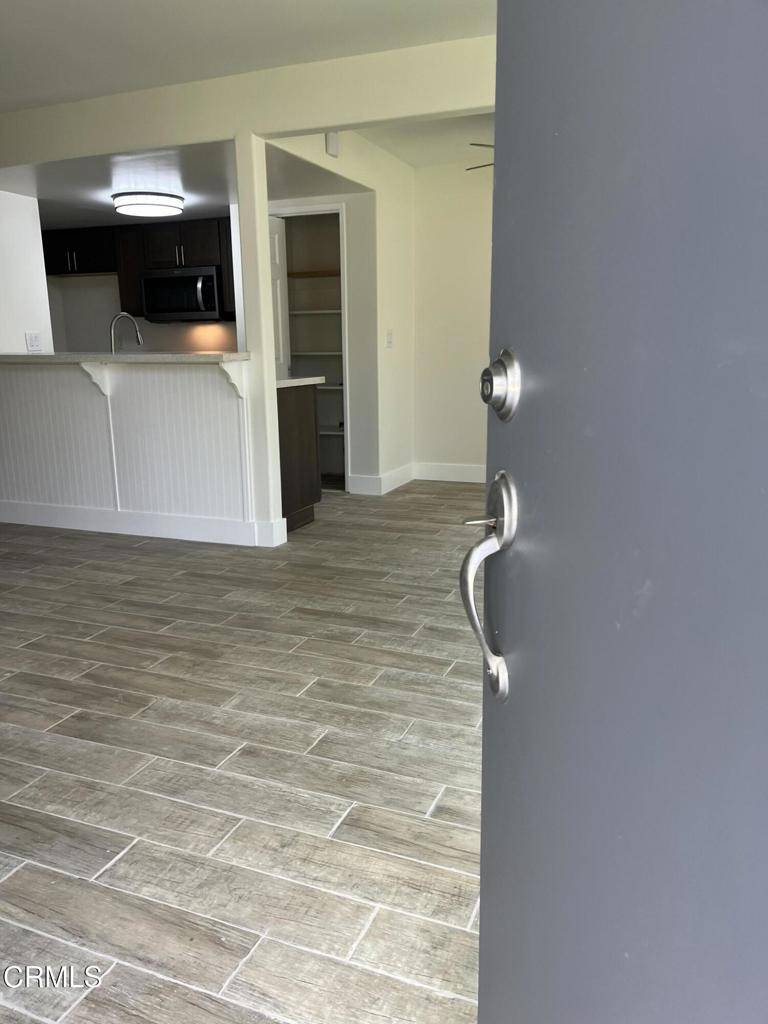 Ventura, CA 93003,1121 Saratoga AVE