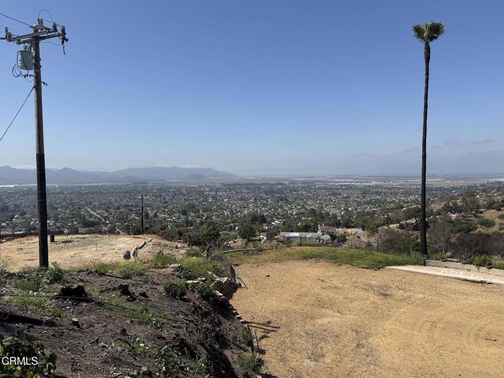 Camarillo, CA 93010,894 W Highland DR