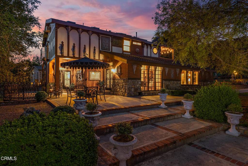 Oak View, CA 93022,10484 Creek RD