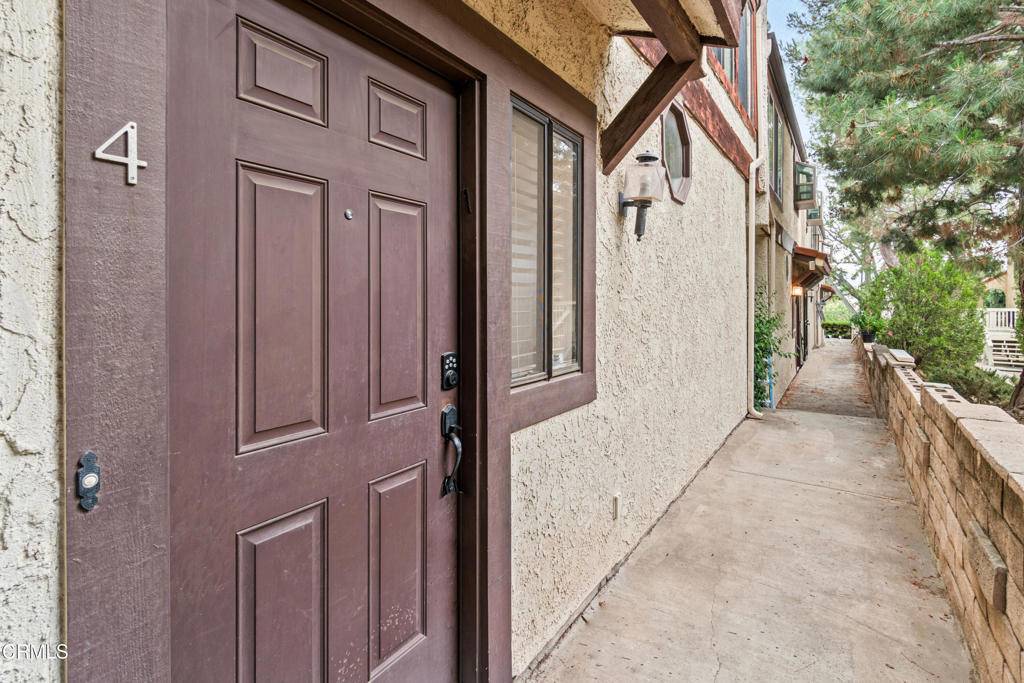 Agoura Hills, CA 91301,5321 Colodny DR #4