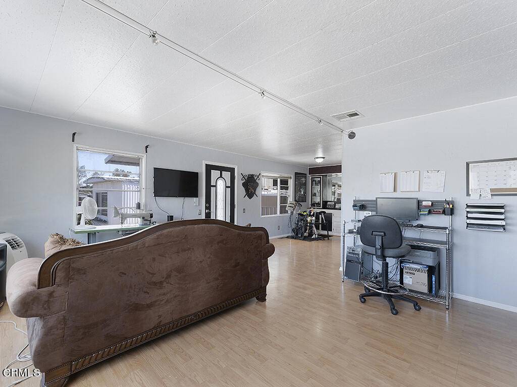 Chatsworth, CA 91311,11401 Topanga Canyon BLVD #93