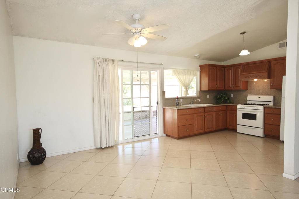 Camarillo, CA 93010,387 E E Calle Circulo