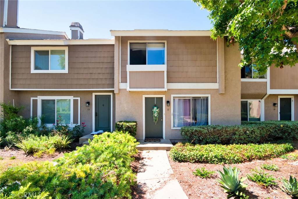 Irvine, CA 92604,17 Elderglen #15