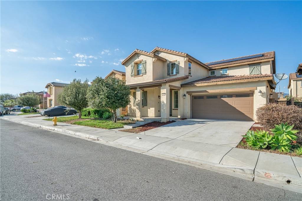 Fontana, CA 92336,15492 Vanilla Bean LN