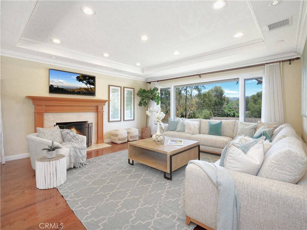 Palos Verdes Estates, CA 90274,4409 Via Pavion