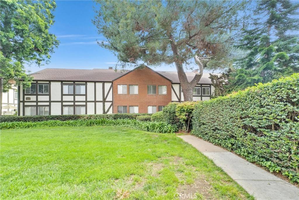 Tustin, CA 92780,15506 Williams ST #J